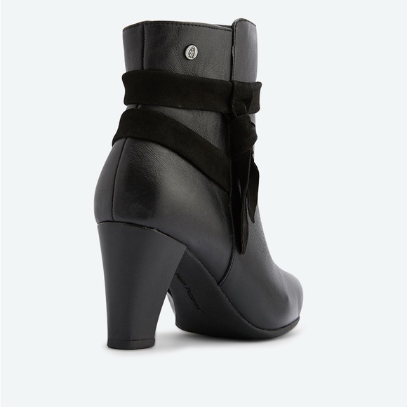 Hush Puppies | Meaghan Bow Almond Toe Boots - Picture 3 of 10